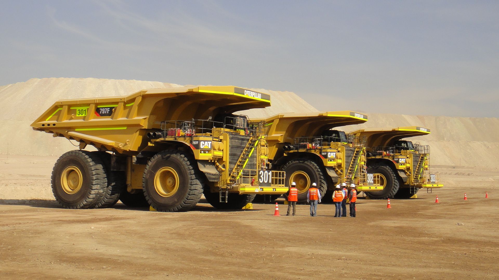 Choosing the Right Dump Truck Supplier 