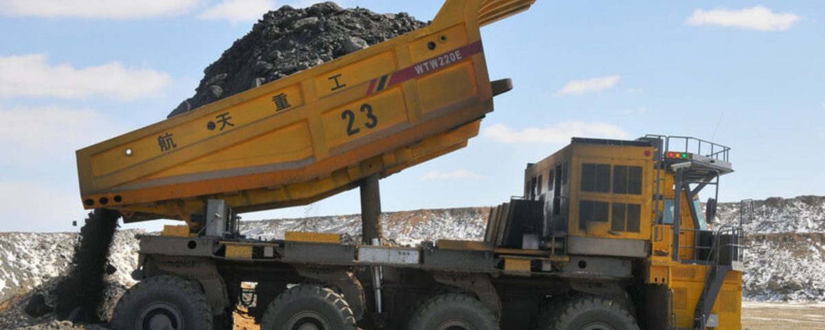 Choosing the Right Dump Truck Supplier