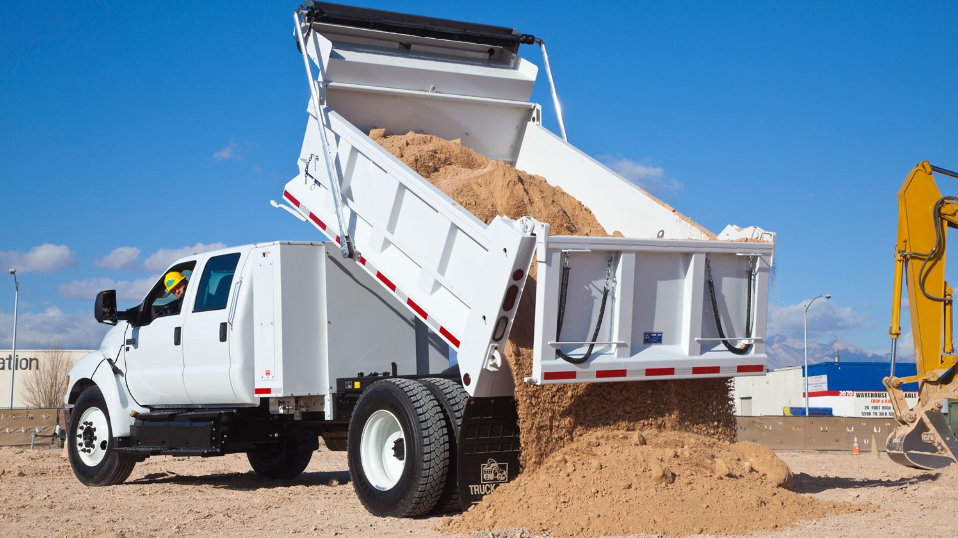 Choosing the Right Dump Truck Supplier